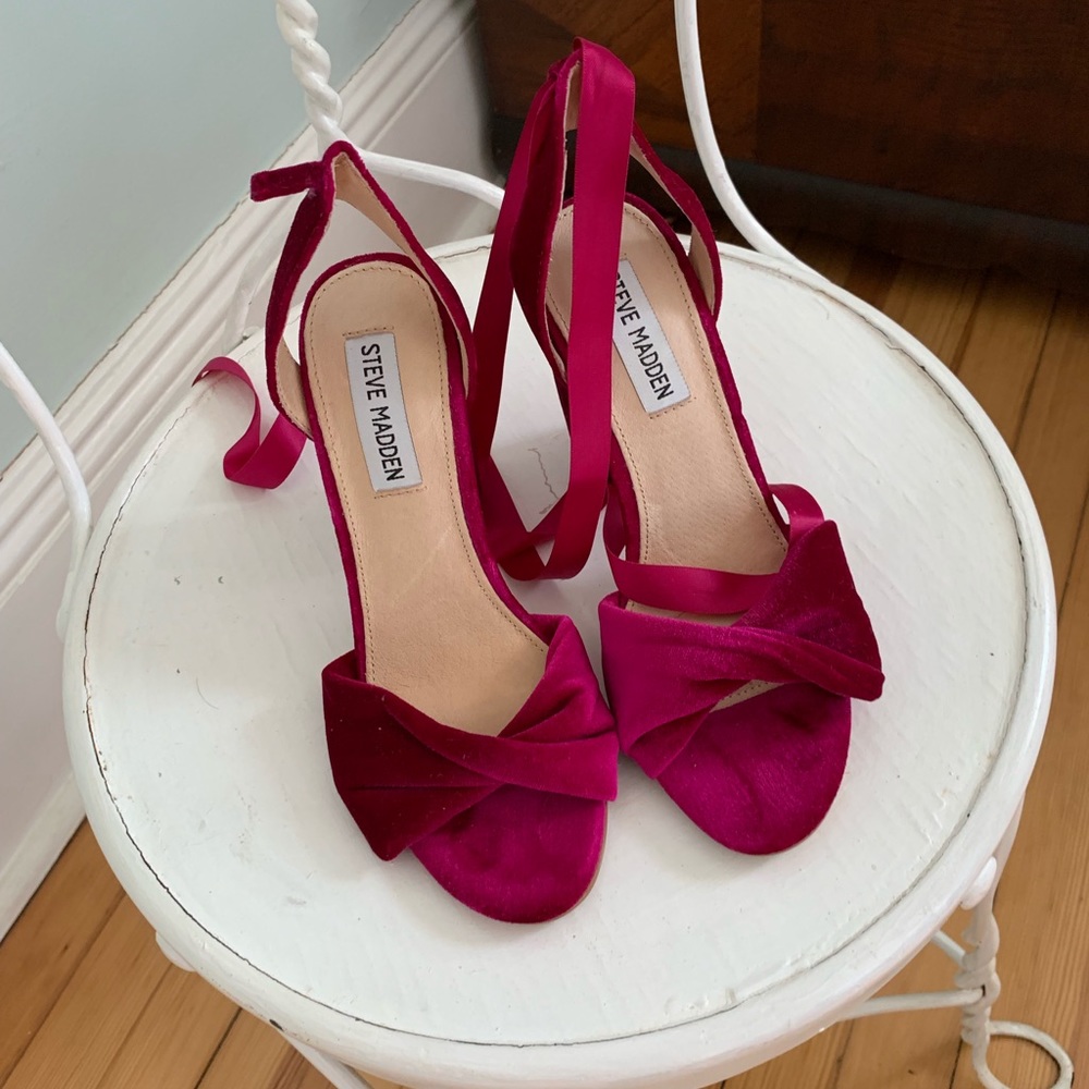 Steve Madden magenta block heal. Size 6.5.